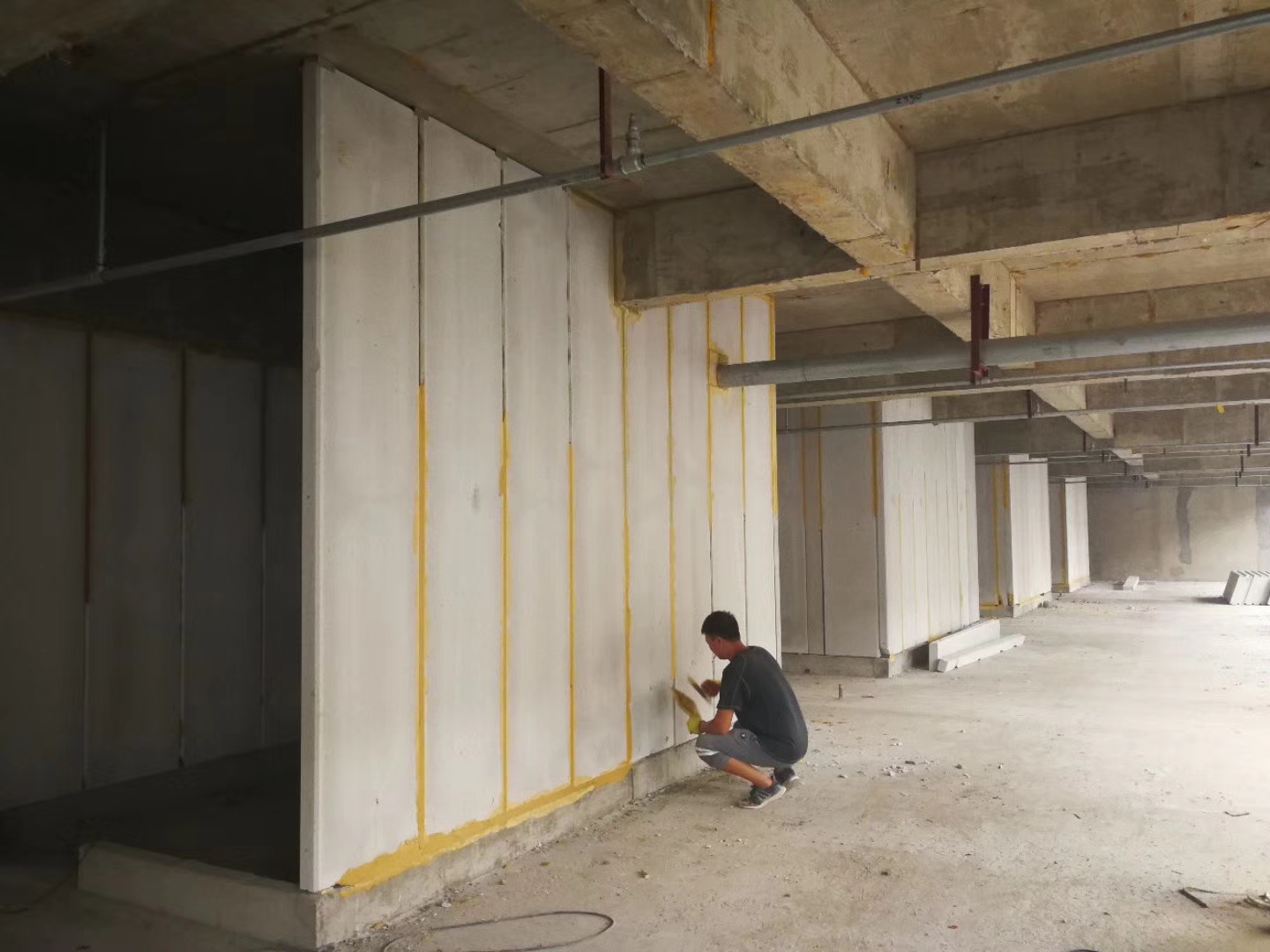 宁波无机发泡轻骨料混凝土隔墙板施工技术性能研究